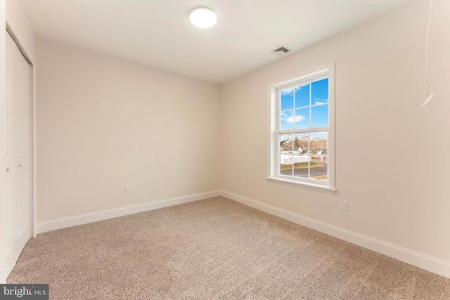 122 IVY HILL RD, Levittown, PA 19057