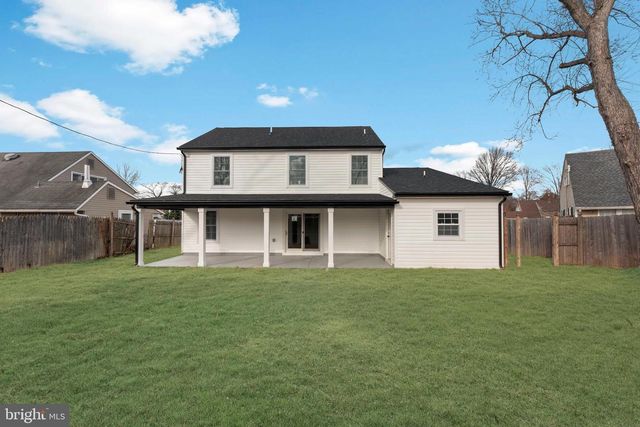 122 IVY HILL RD, Levittown, PA 19057