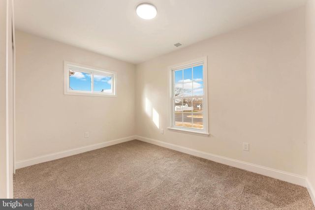 122 IVY HILL RD, Levittown, PA 19057