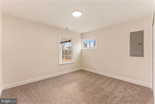 122 IVY HILL RD, Levittown, PA 19057