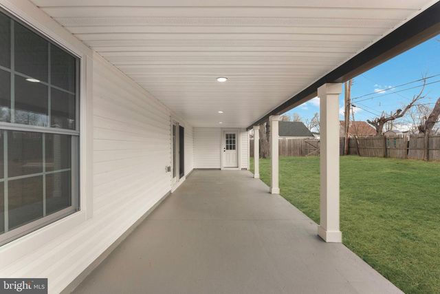 122 IVY HILL RD, Levittown, PA 19057