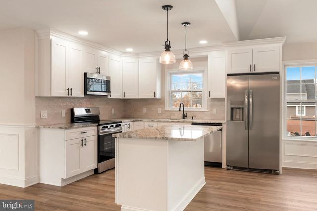 122 IVY HILL RD, Levittown, PA 19057