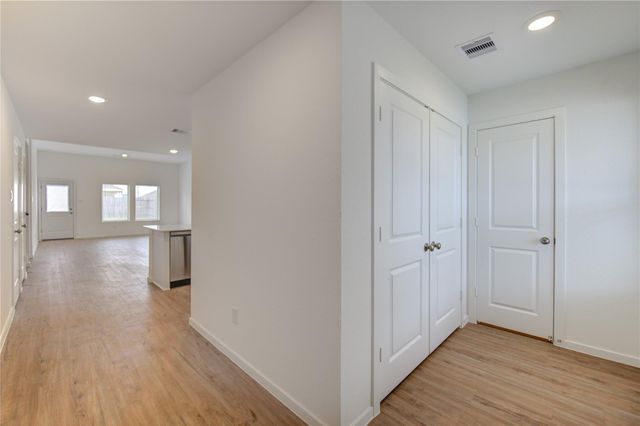 9910 Oakheath Bluff Drive, Baytown, TX 77521