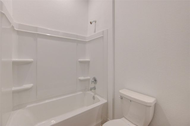 9910 Oakheath Bluff Drive, Baytown, TX 77521