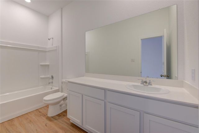 9910 Oakheath Bluff Drive, Baytown, TX 77521