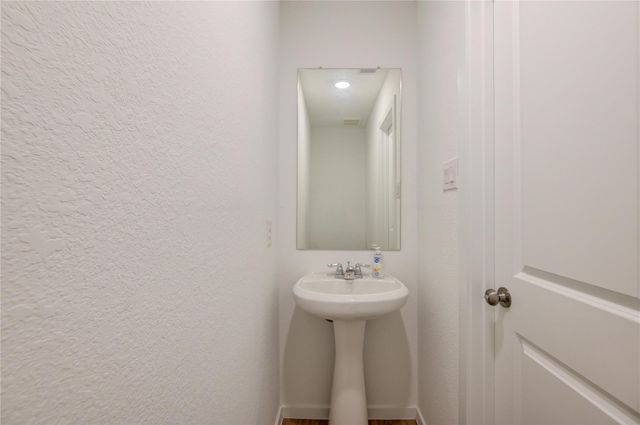 9910 Oakheath Bluff Drive, Baytown, TX 77521