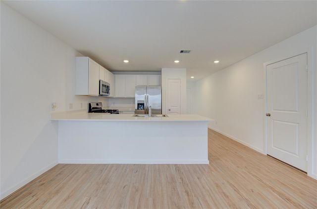 9910 Oakheath Bluff Drive, Baytown, TX 77521