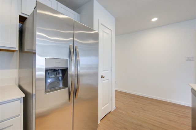 9910 Oakheath Bluff Drive, Baytown, TX 77521