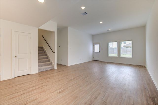 9910 Oakheath Bluff Drive, Baytown, TX 77521