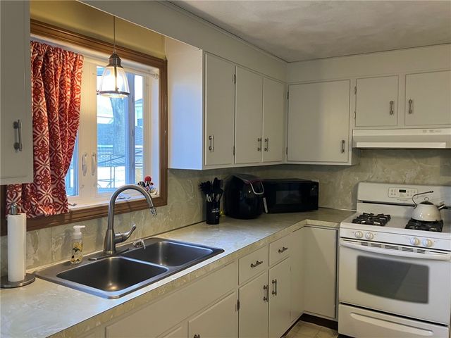 45 Perrin Avenue, Pawtucket, RI 02861