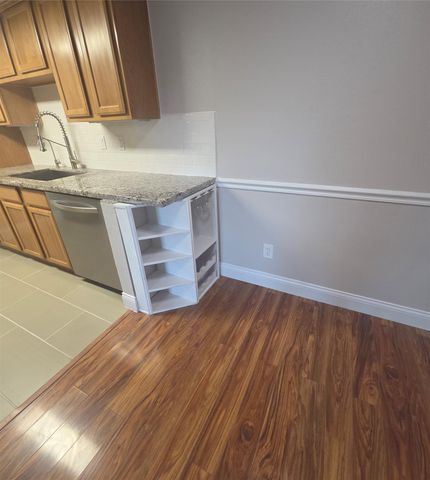 2350 Bering Drive, Houston, TX 77057