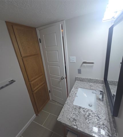 2350 Bering Drive, Houston, TX 77057