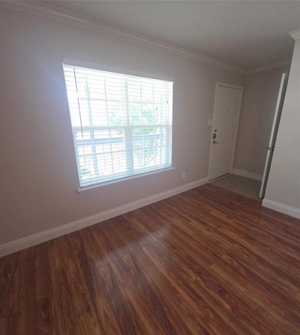 2350 Bering Drive, Houston, TX 77057