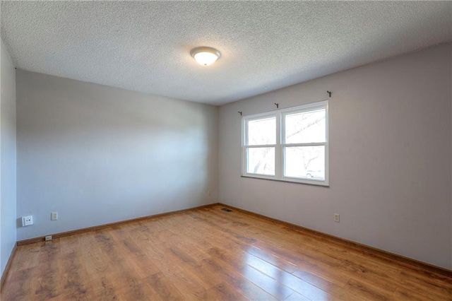 2218 LIBERTY LANDING Road, Liberty, MO 64068