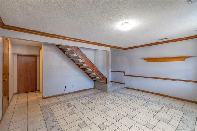 2218 LIBERTY LANDING Road, Liberty, MO 64068