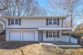 2218 LIBERTY LANDING Road, Liberty, MO 64068