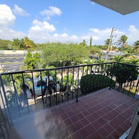 2500 SW 6th St 303, Miami, FL 33135