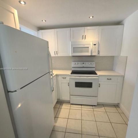 2500 SW 6th St 303, Miami, FL 33135