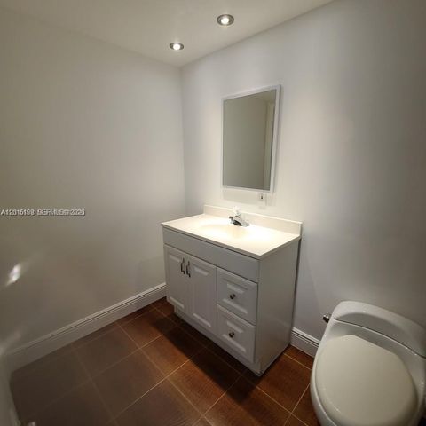 2500 SW 6th St 303, Miami, FL 33135