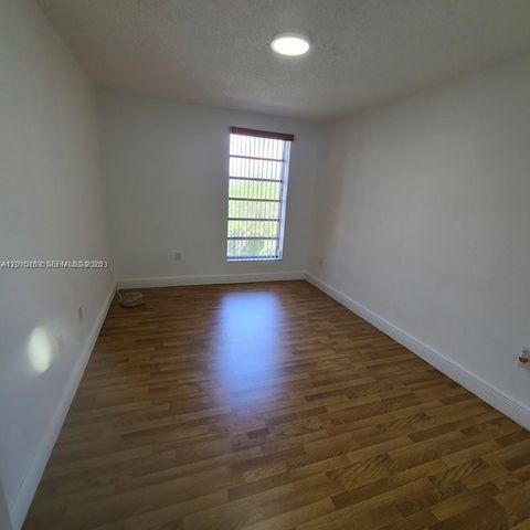 2500 SW 6th St 303, Miami, FL 33135