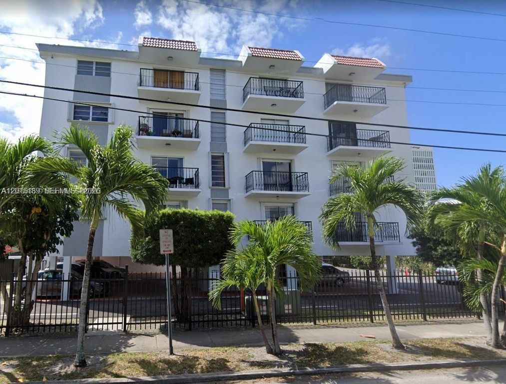 2500 SW 6th St 303, Miami, FL 33135