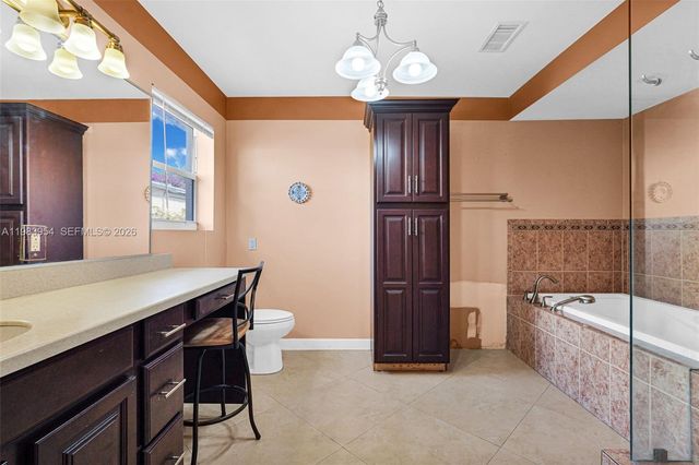 4560 Prairie Ave, Miami Beach, FL 33140