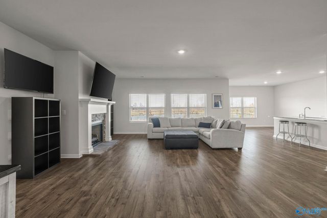 25090 Delilah Circle, Athens, AL 35613