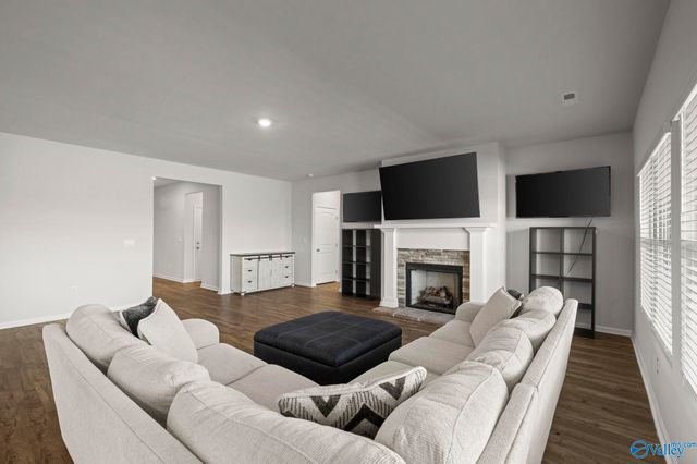 25090 Delilah Circle, Athens, AL 35613