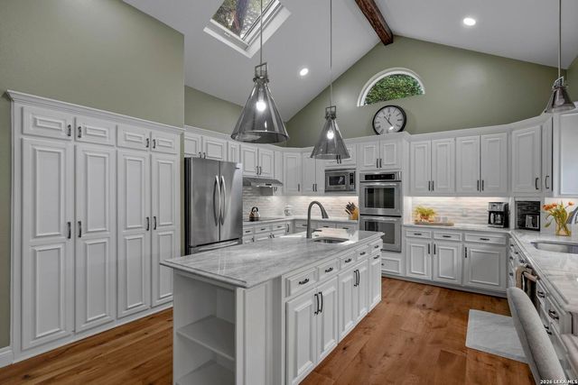 29253 Seabiscuit Drive, Fair Oaks Ranch, TX 78015