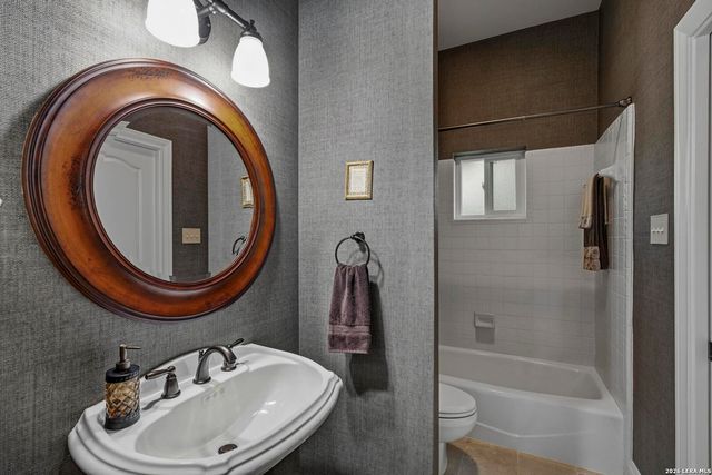 29253 Seabiscuit Drive, Fair Oaks Ranch, TX 78015