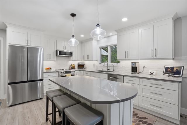 1201 Old Plank Road, Milford, MI 48381