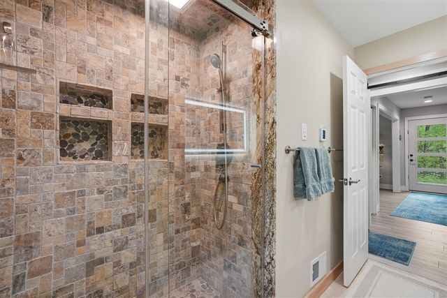 1201 Old Plank Road, Milford, MI 48381