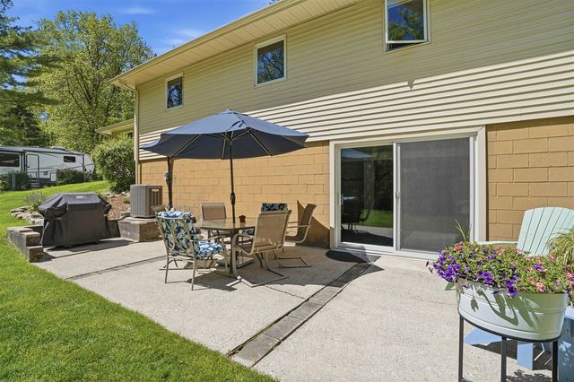 1201 Old Plank Road, Milford, MI 48381