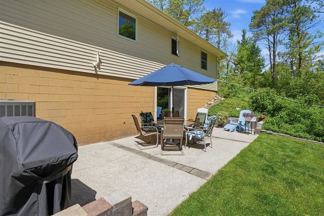 1201 Old Plank Road, Milford, MI 48381