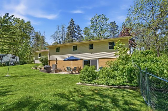 1201 Old Plank Road, Milford, MI 48381