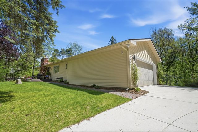 1201 Old Plank Road, Milford, MI 48381