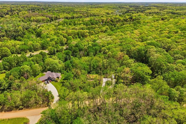 1201 Old Plank Road, Milford, MI 48381