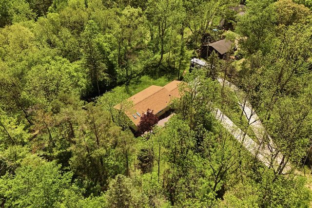 1201 Old Plank Road, Milford, MI 48381