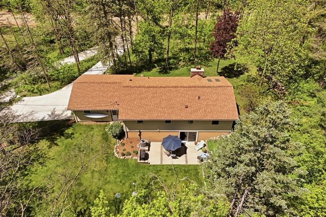 1201 Old Plank Road, Milford, MI 48381