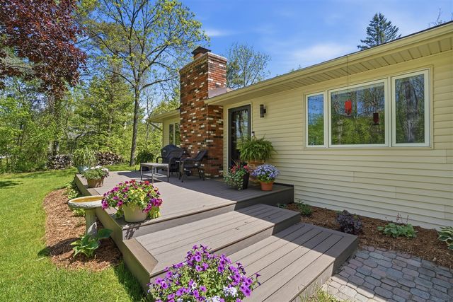1201 Old Plank Road, Milford, MI 48381