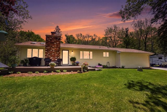1201 Old Plank Road, Milford, MI 48381