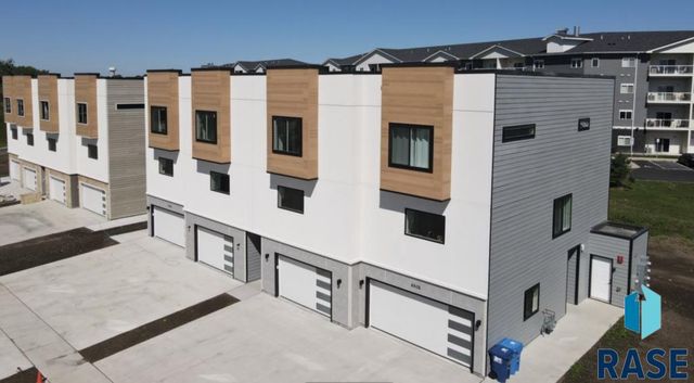 5000 E 54th St Street, Sioux Falls, SD 57110