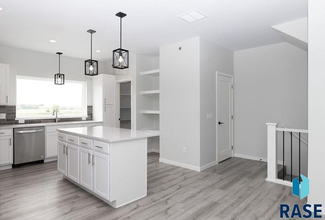 5000 E 54th St Street, Sioux Falls, SD 57110