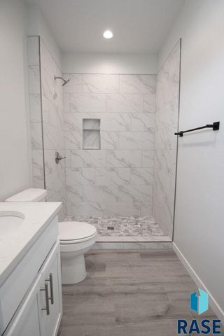 5000 E 54th St Street, Sioux Falls, SD 57110