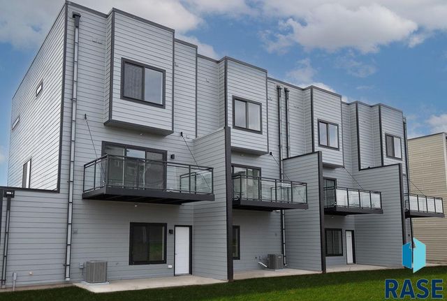 5000 E 54th St Street, Sioux Falls, SD 57110