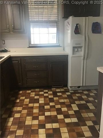 456 17th Street, Dunbar, WV 25064