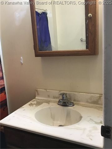 456 17th Street, Dunbar, WV 25064