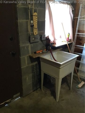 456 17th Street, Dunbar, WV 25064