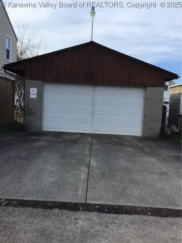 456 17th Street, Dunbar, WV 25064