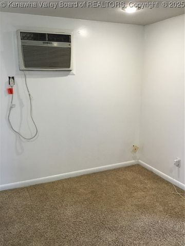 456 17th Street, Dunbar, WV 25064